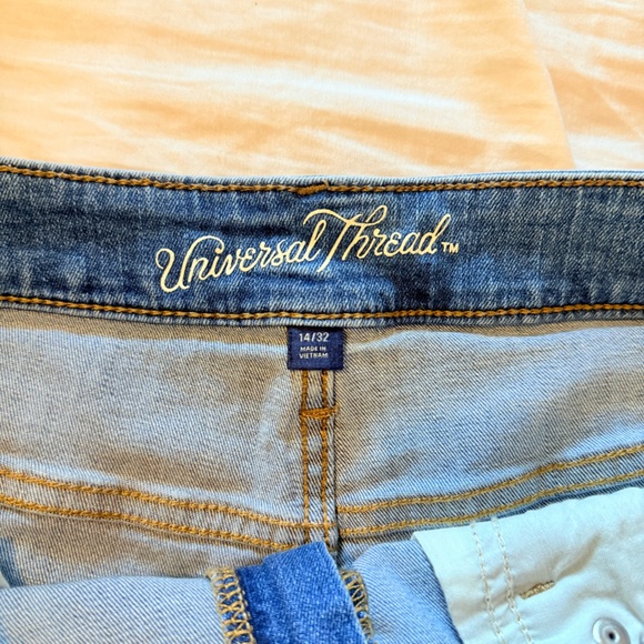 Universal Thread Light Blue Ripped Jean Shorts - Picture 4 of 5
